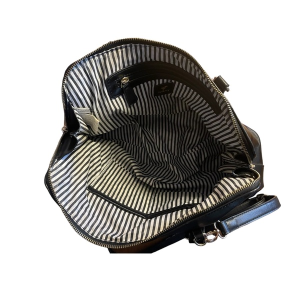 Lily & Ivy women’s Faux Leather black shoulder zippered bag - Picture 6 of 11